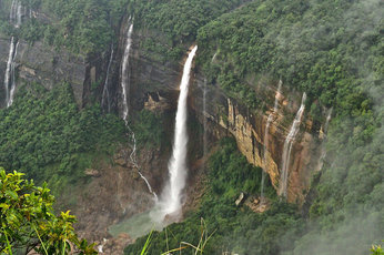 3333_1rsz_nohkalikai_falls_cherrapunji