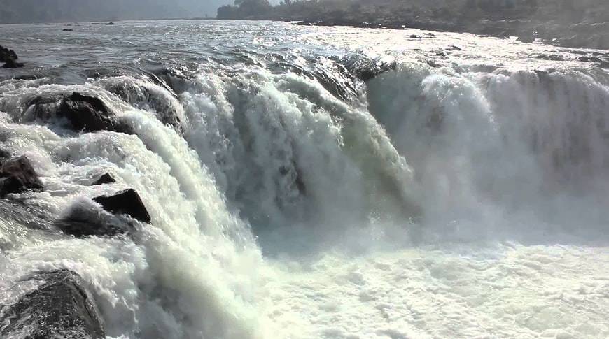 Dhuandhar-Waterfalls-kesari-tours