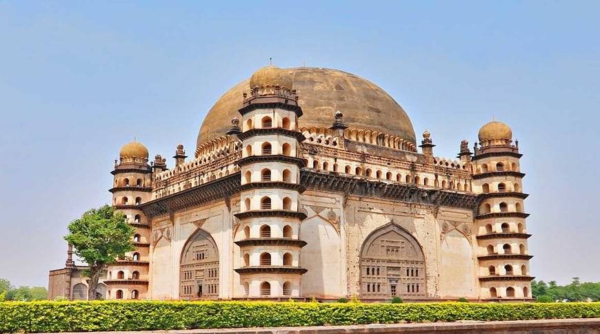 Gol-Gumbaz-kesari-tours