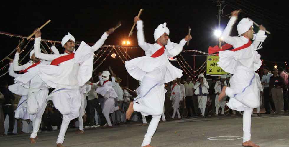 cultural-activities-at-Rann-Utsav