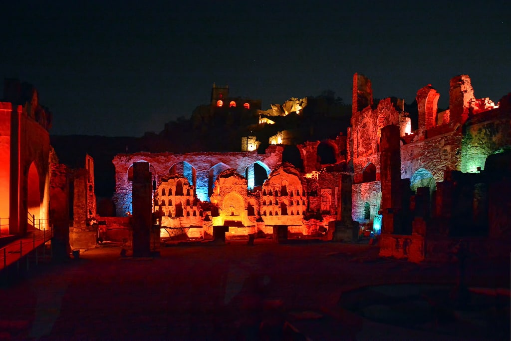 golconda_fort_light2